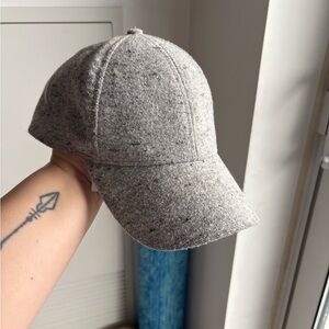 Aritzia Babaton Gray Wool Cap